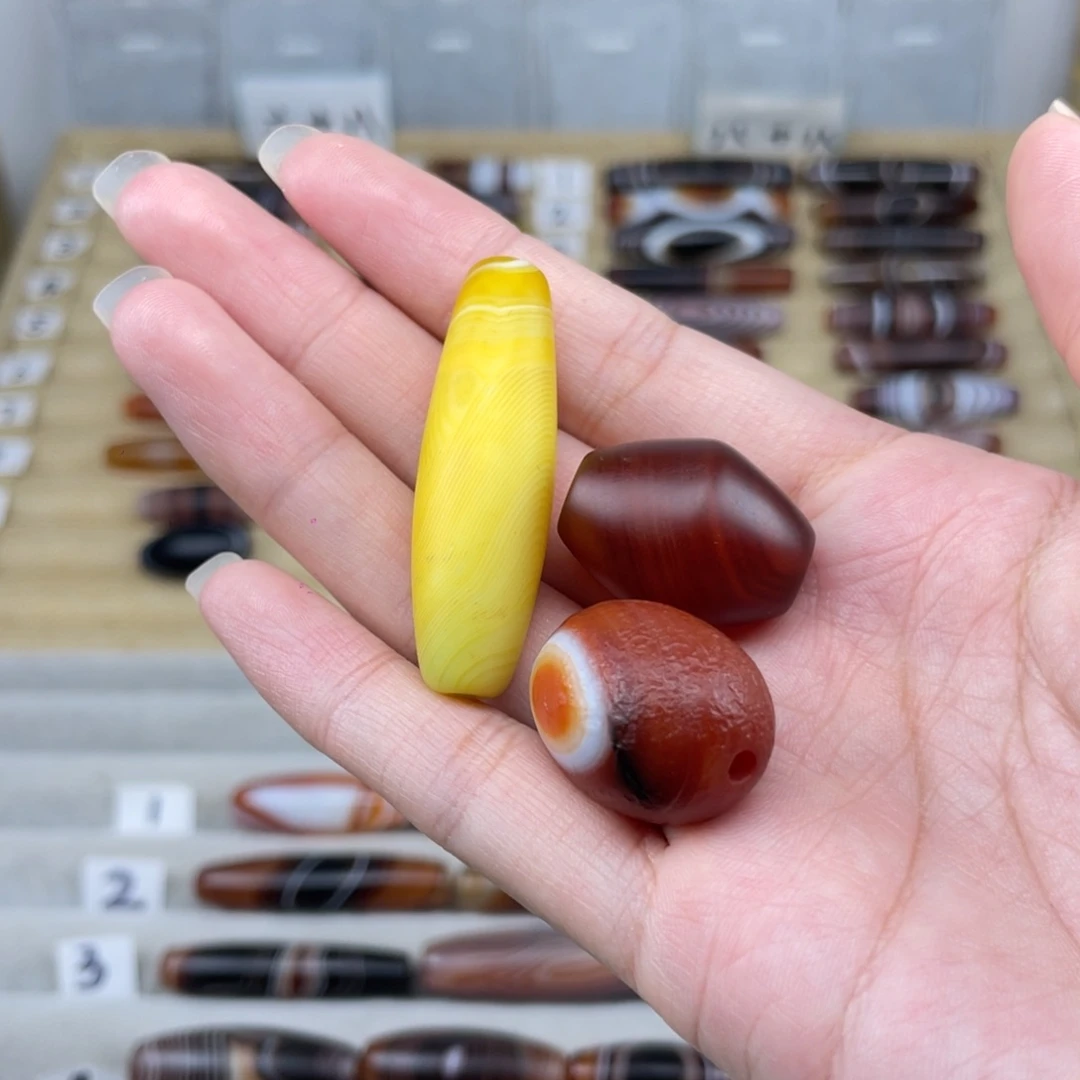 狼***族玛瑙/玉髓合金颈饰