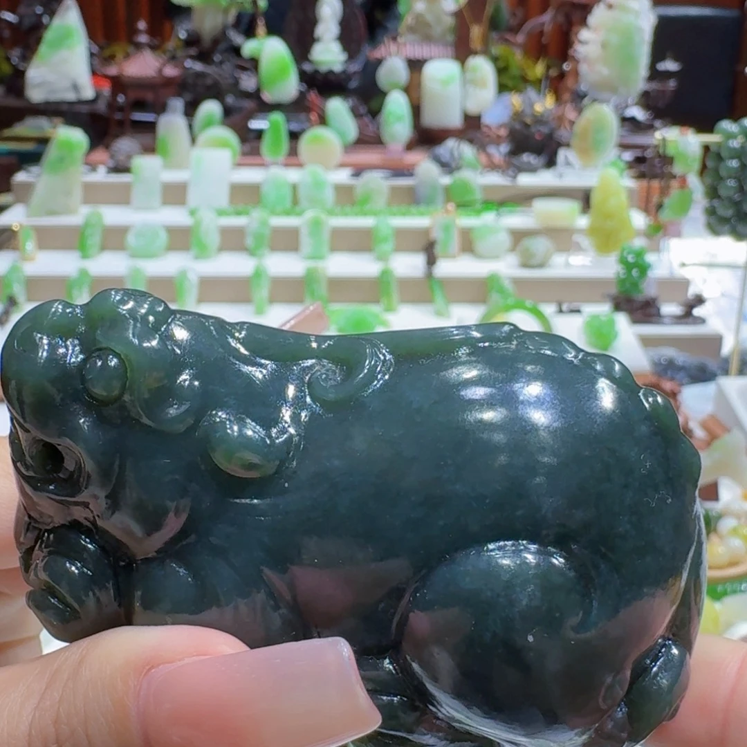 和田玉未镶嵌挂件大貔貅