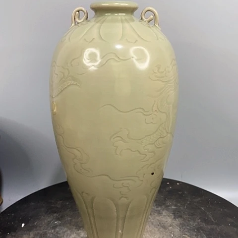 摆件越窑梅瓶造型美观