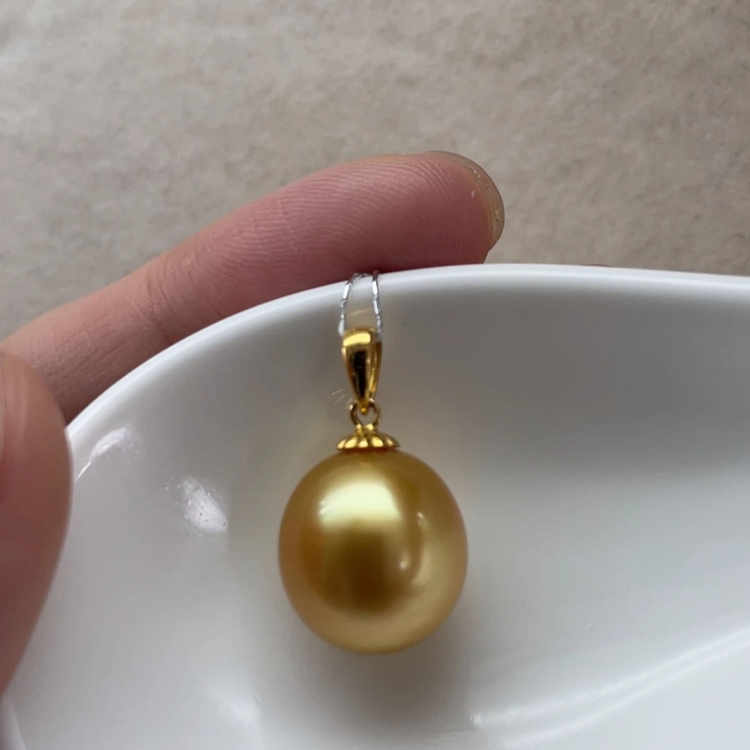 颈饰海水珍珠18K金镶嵌12.5mm