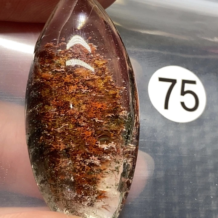 杨***媛颈饰水晶未镶嵌水晶