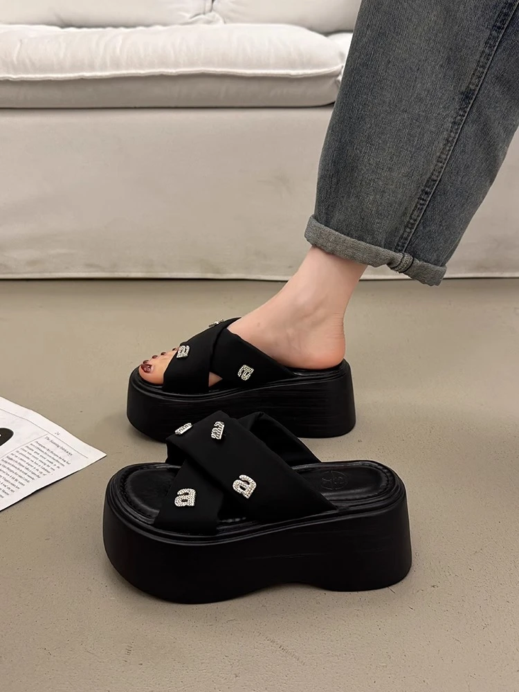 配裙子绝美厚底增高拖鞋女夏外穿高级感2025超火新款法式坡跟凉拖