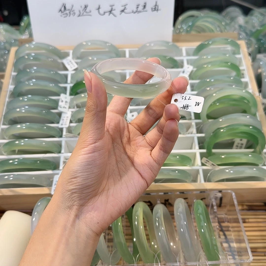 玛瑙/玉髓未镶嵌手镯圈口53.2