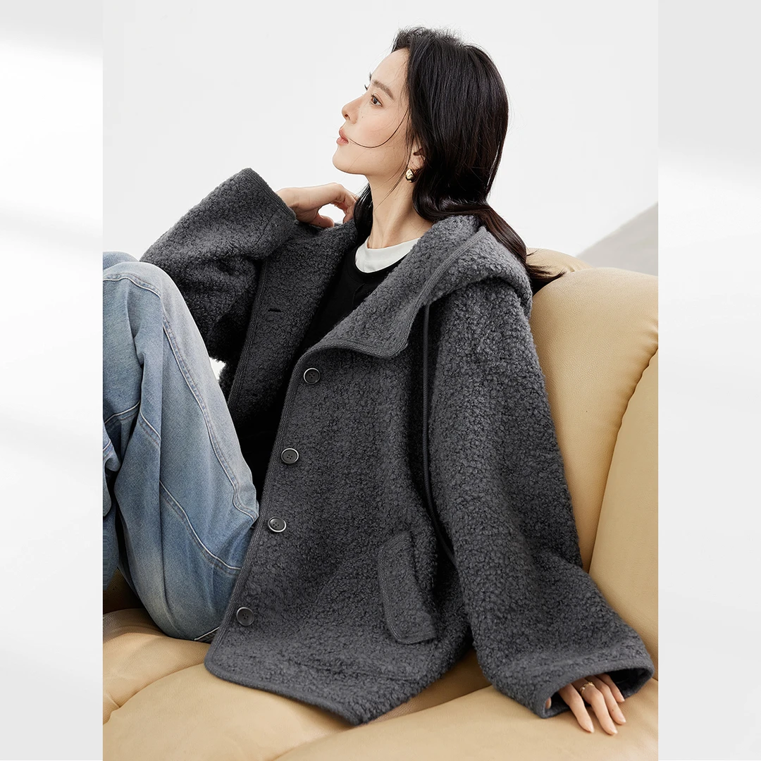 【对白】D01对白绵羊毛仿皮草颗粒绒短外套女连帽上衣EDW093