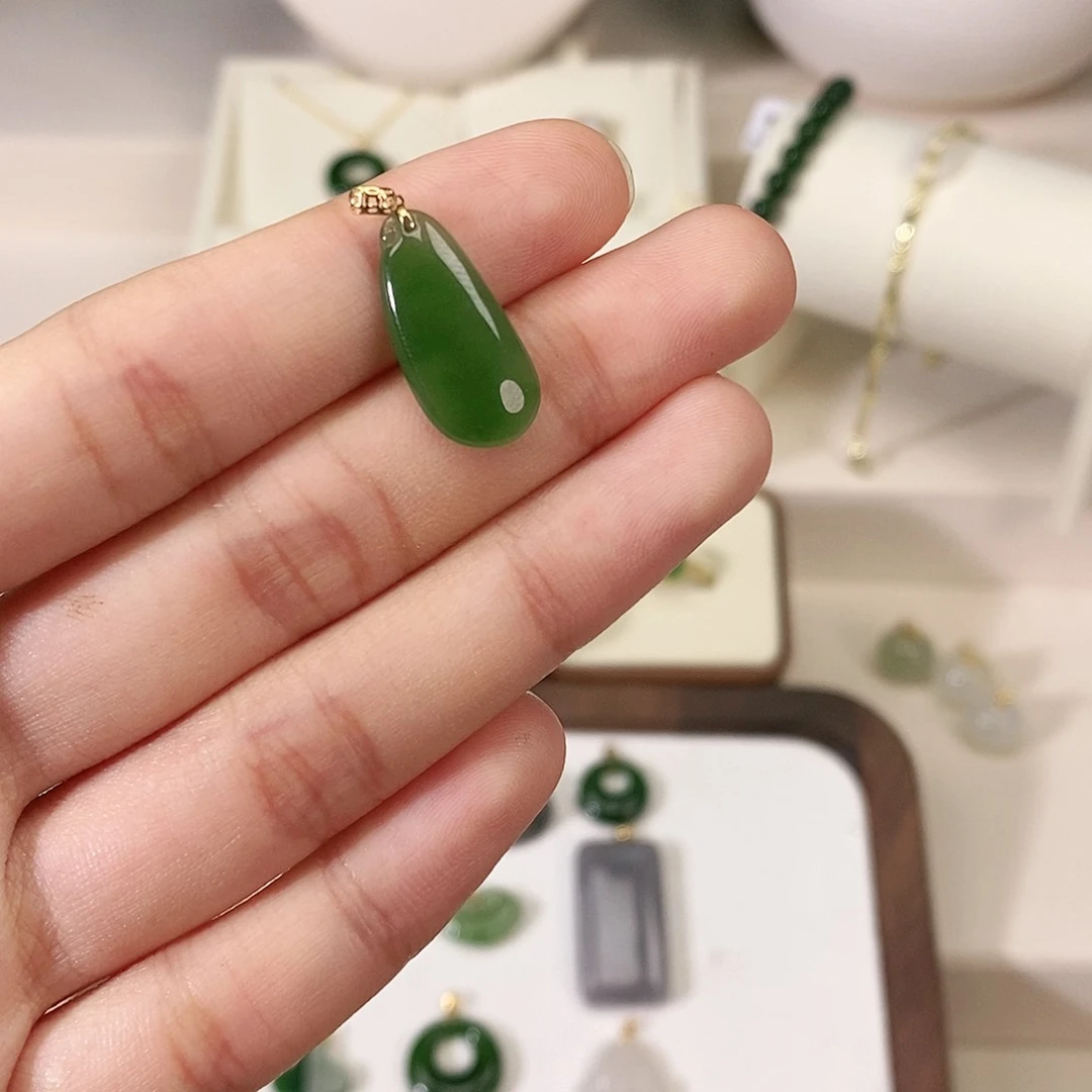 和田玉18K金镶嵌颈饰@*