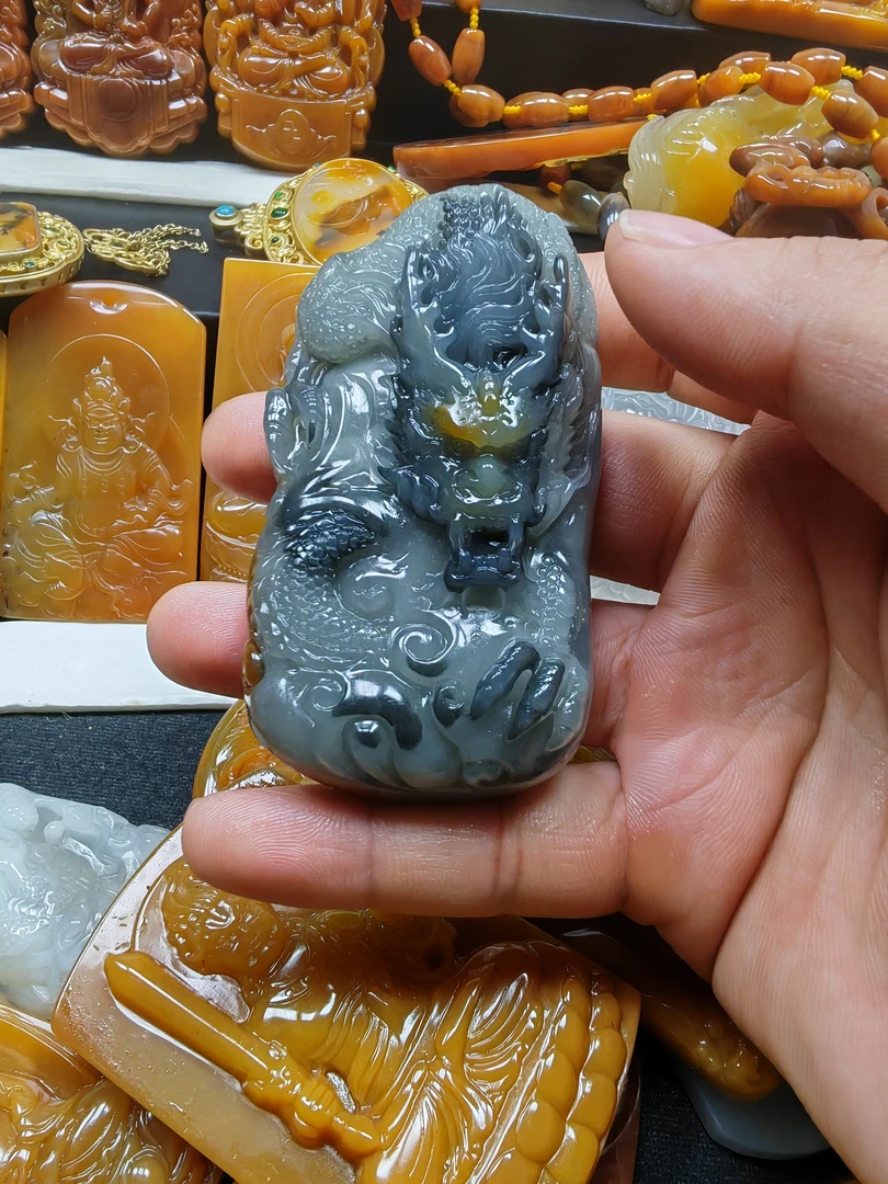 龙牌比较好的挂件黄龙玉