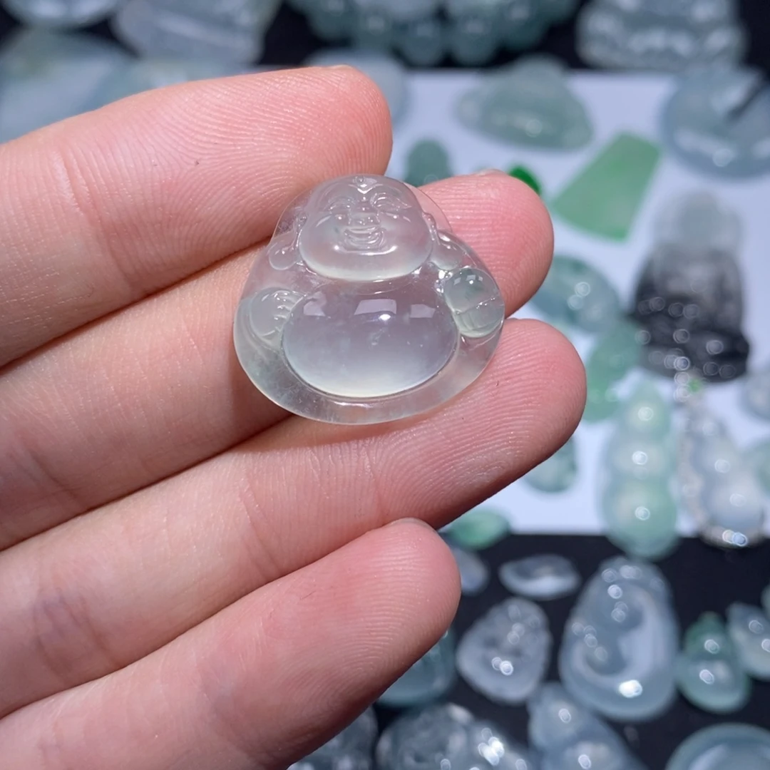 翡翠未镶嵌颈饰佛公