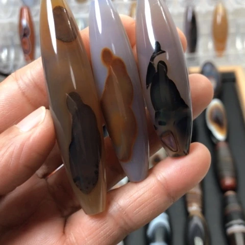 觅***兰玛瑙/玉髓未镶嵌珠宝半成品