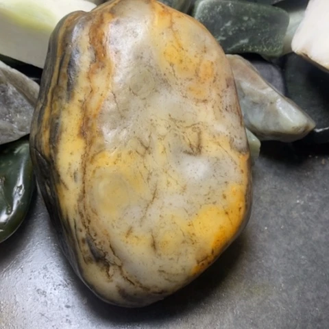 未镶嵌和田玉（糖玉）挂件中**人35