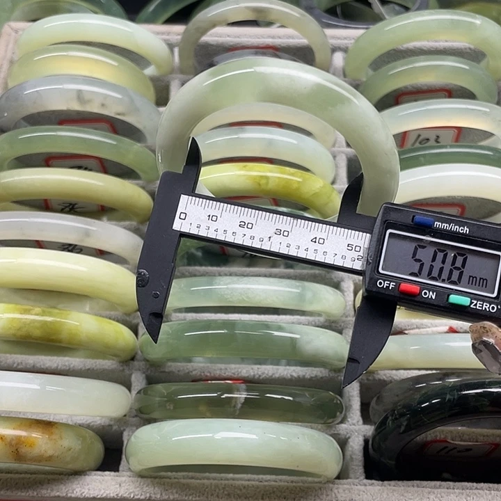 蛇纹石玉未镶嵌手镯106