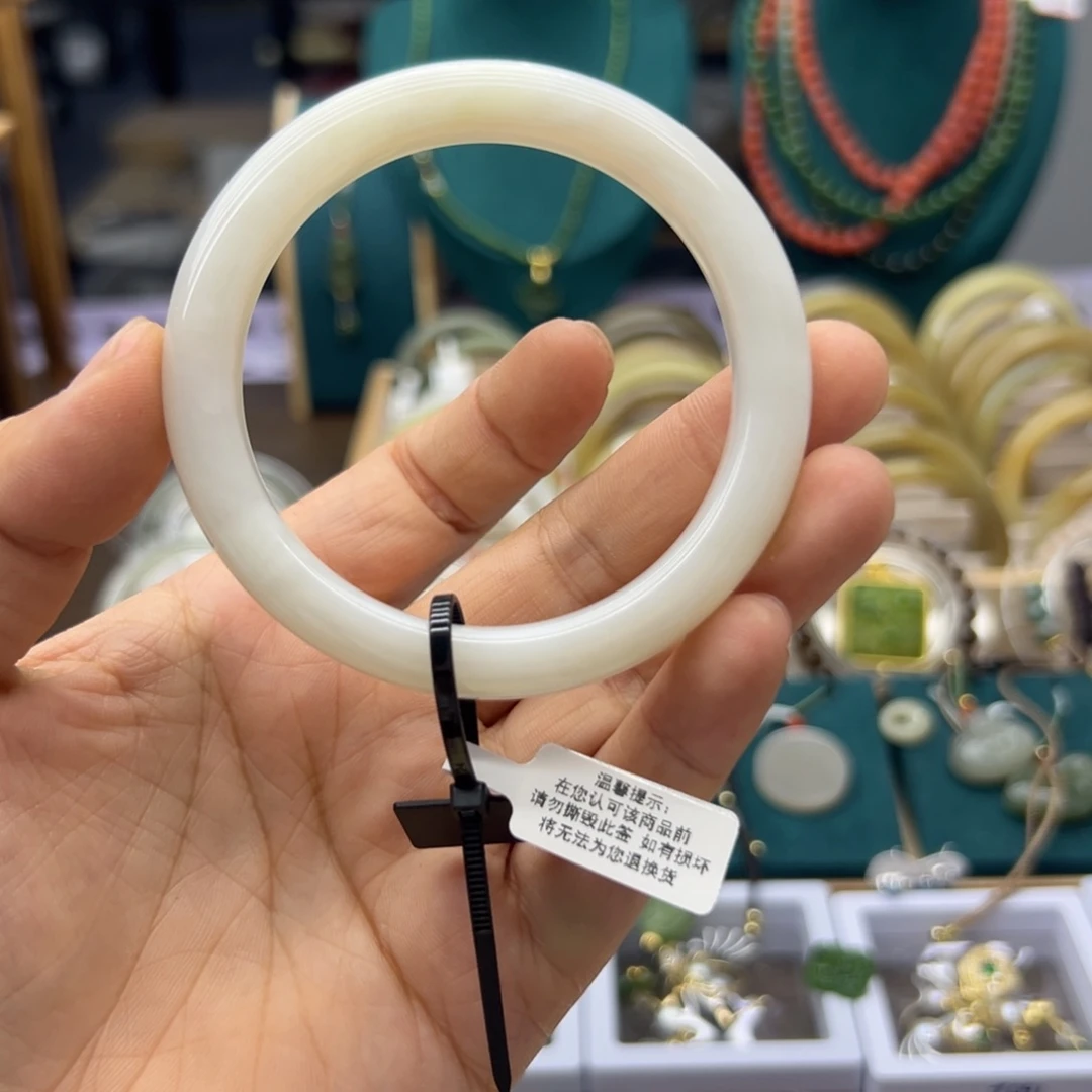 和田玉手镯未镶嵌57圈围2009