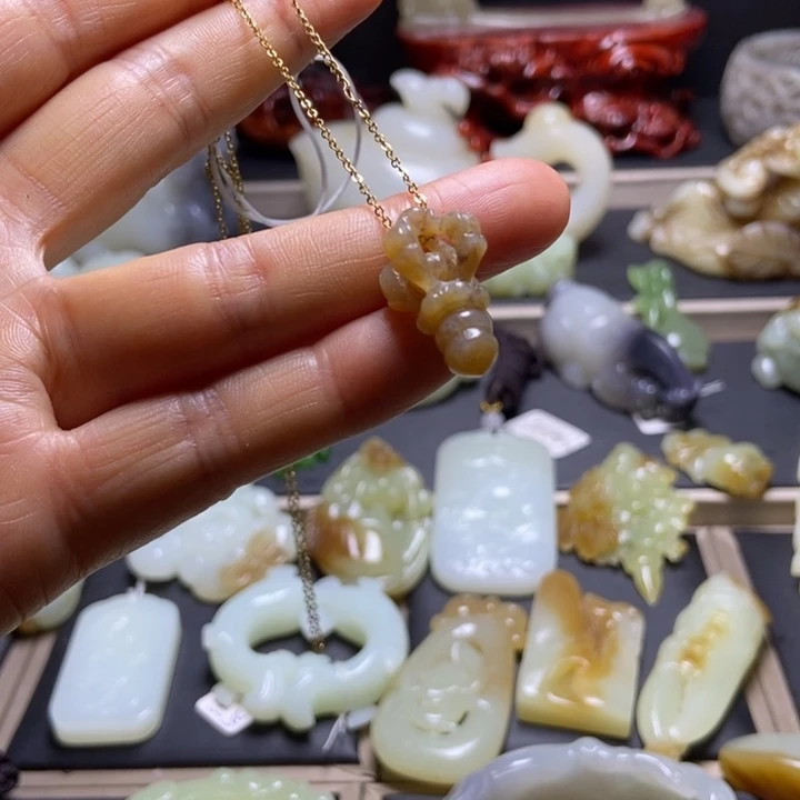 和田玉未镶嵌挂件