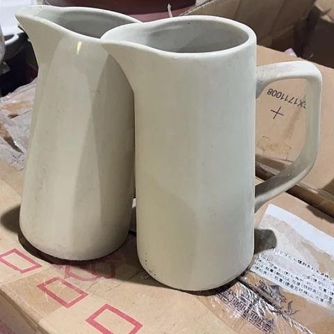 微瑕，不明火，口径7厘米，高18，2个引流无盖