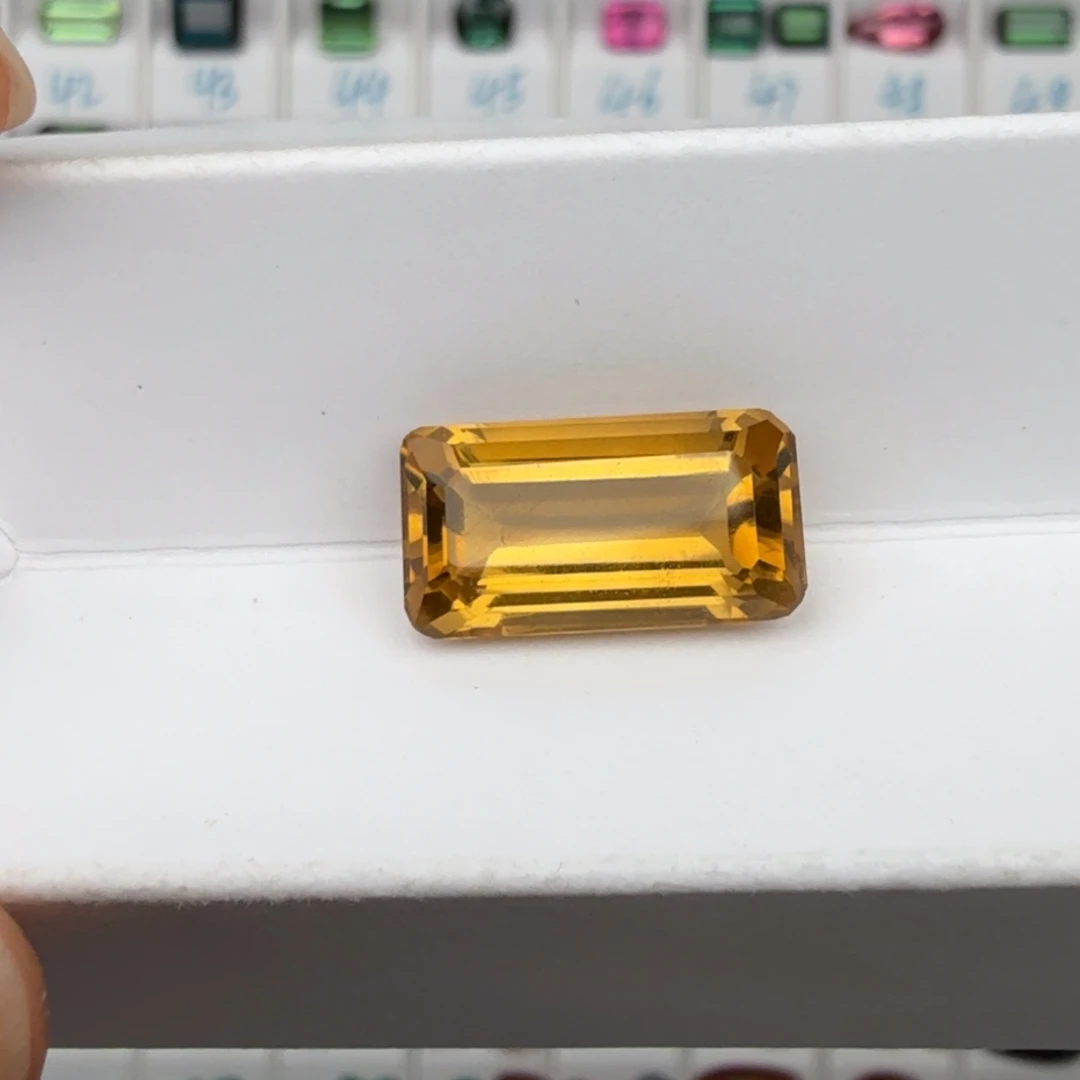 水晶未镶嵌笔搁天然6.19克拉