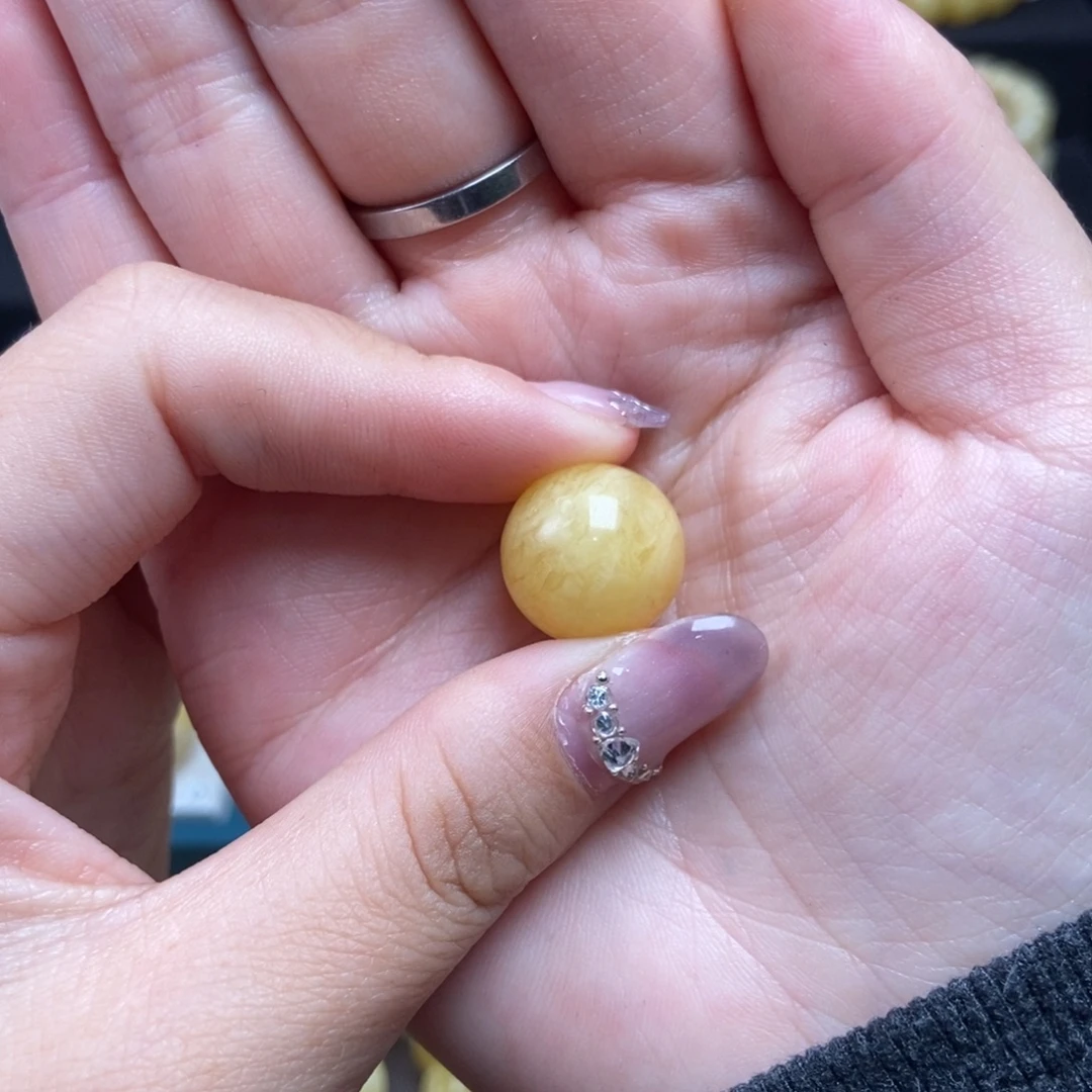 赵***z蜜蜡未镶嵌珠宝奇石