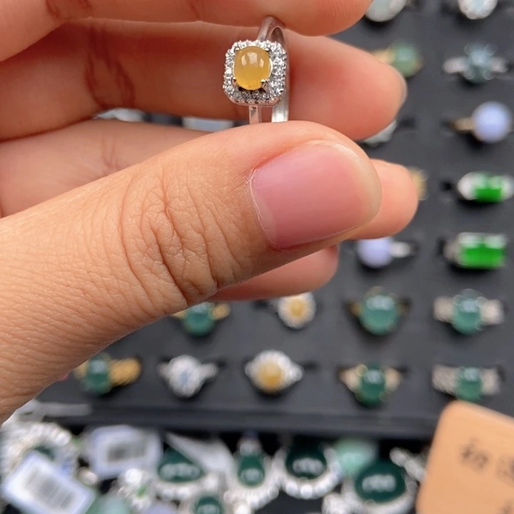 翡翠未镶嵌戒指戒指
