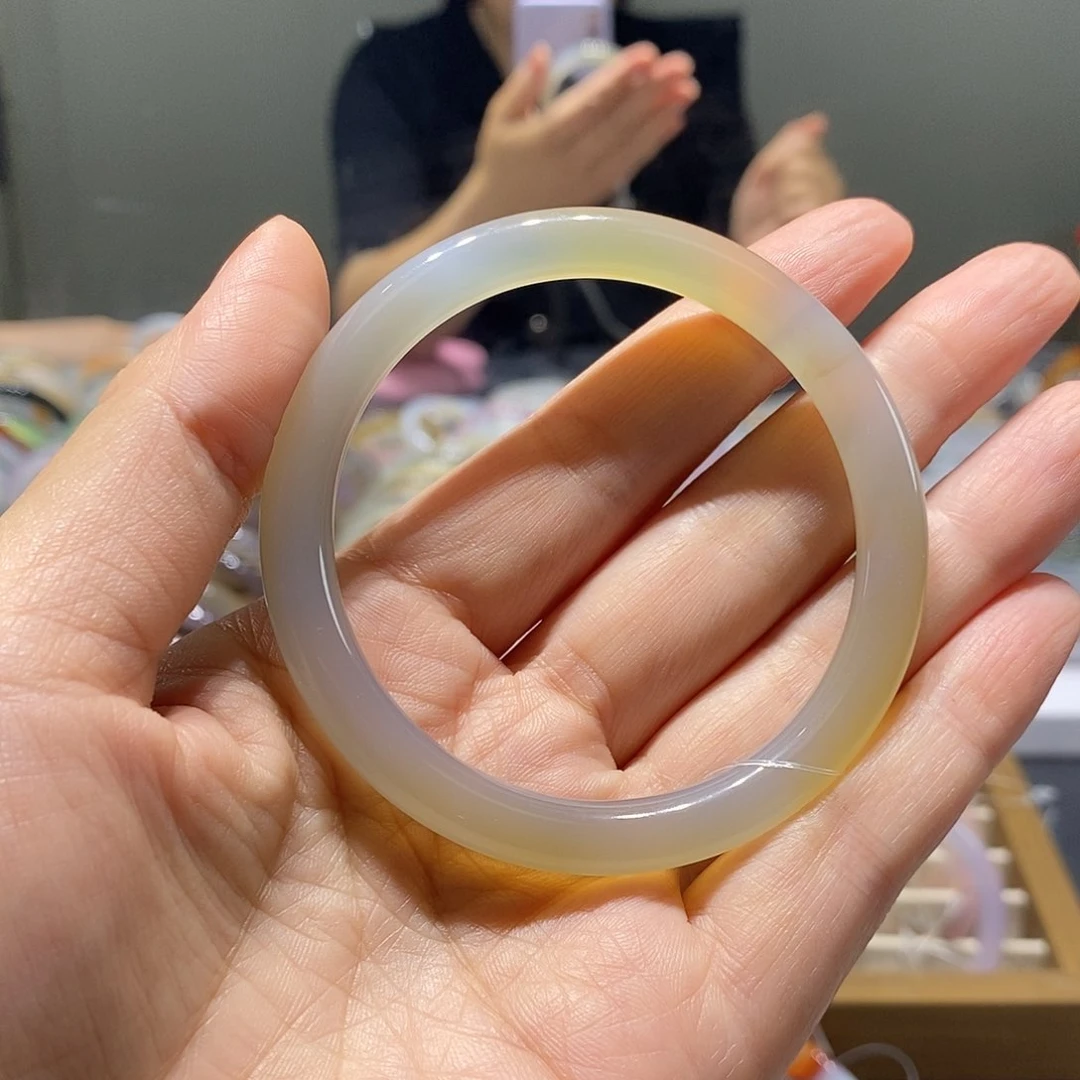 玛瑙/玉髓手镯未镶嵌