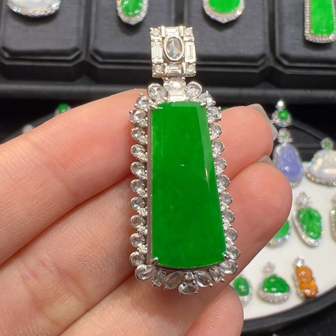 翡翠18K金镶嵌吊坠(不含链)风****美到货48小时鉴赏期