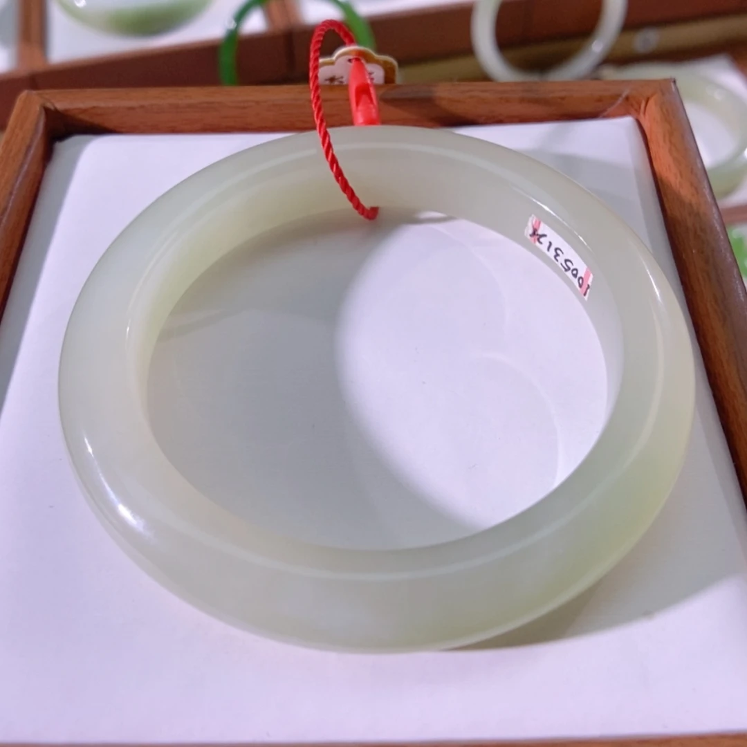 【闪购商品】未镶嵌手镯和田玉（翠青玉）