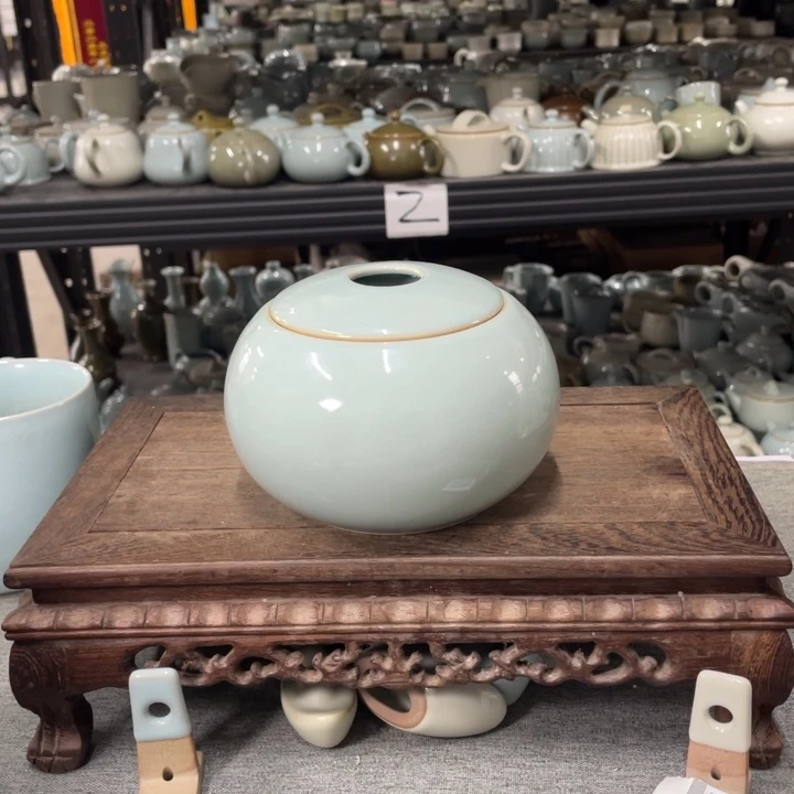 摆件天青釉中号圆球茶叶罐