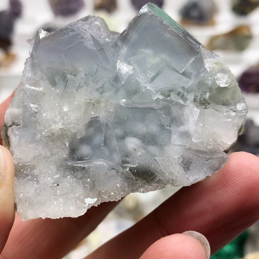 石材蓝萤石球状水晶包裹体