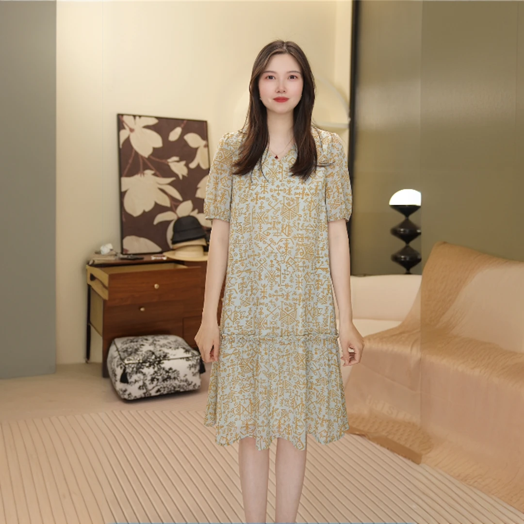 绿色v领碎花连衣裙女夏法式复古宽松微胖mm遮肚显瘦小个子中长裙