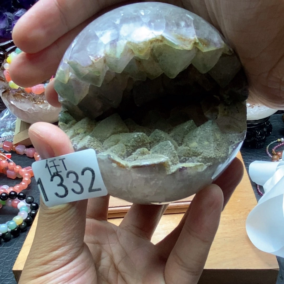 未镶嵌水晶大型摆件（非配饰）