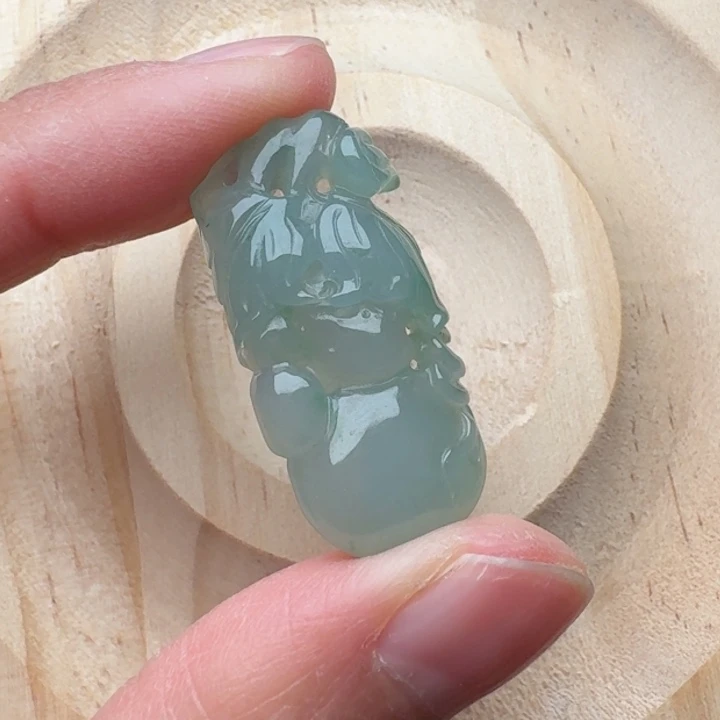 翡翠未镶嵌颈饰小葫芦