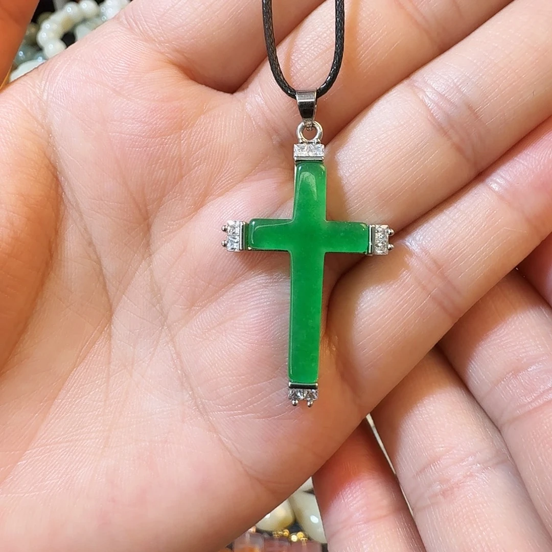 东陵石合金颈饰吊坠