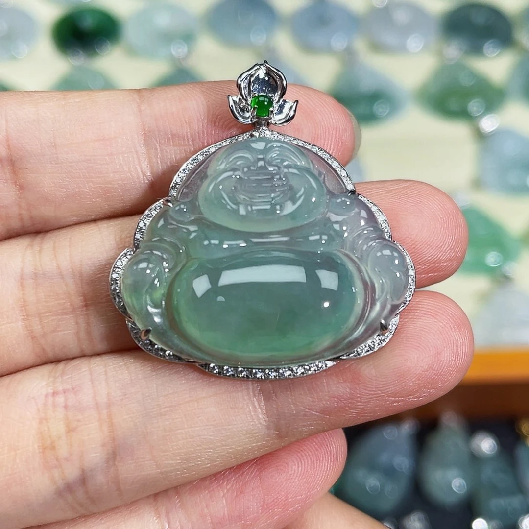 翡翠18K金镶嵌颈饰吊坠