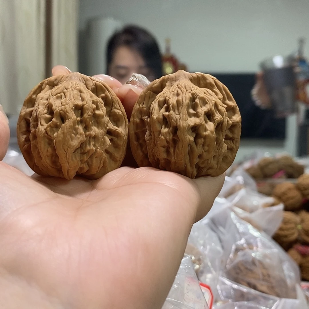 把件文玩核桃42虎头尖有伤