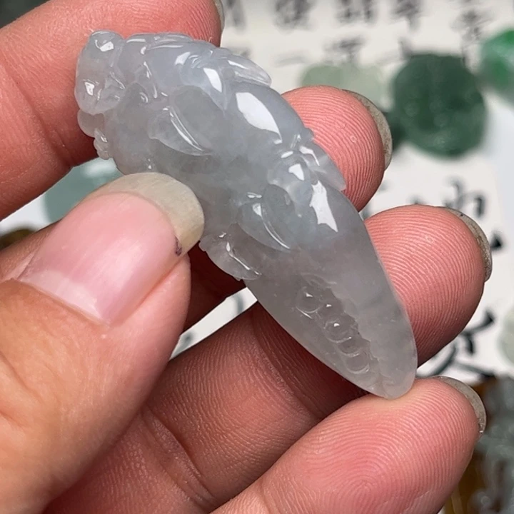 翡翠未镶嵌颈饰蟹钳