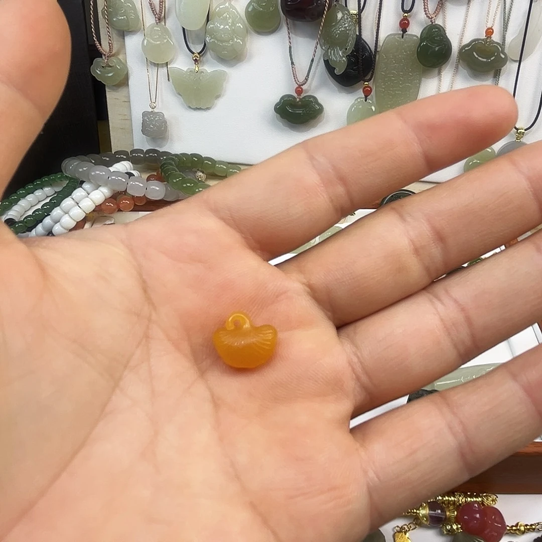 ^***.和田玉未镶嵌颈饰