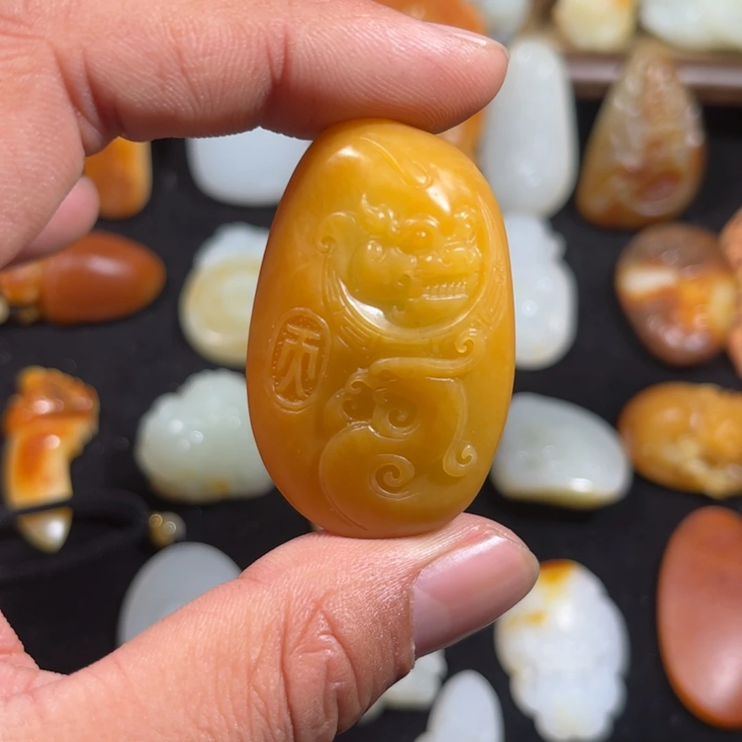 和田玉颈饰未镶嵌执*