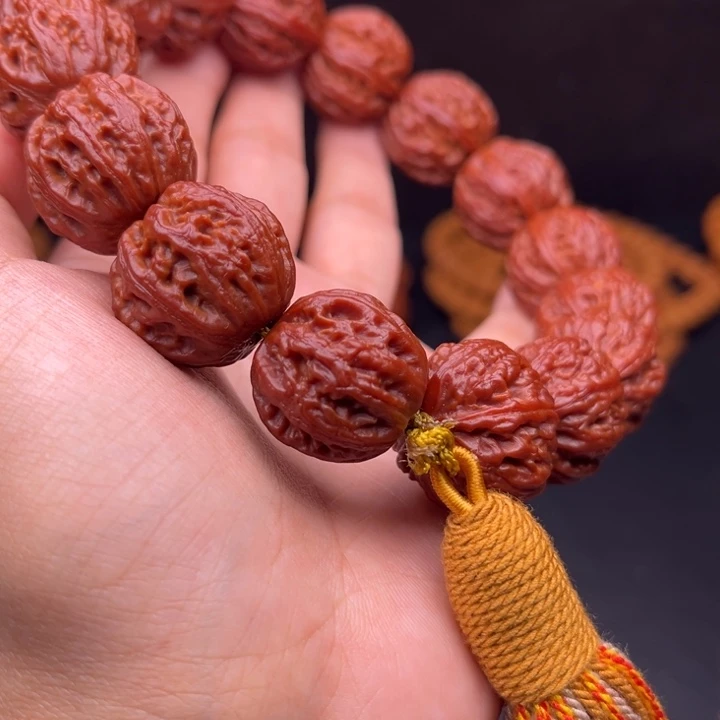 文玩核桃吊坠红皮 秋子16颗