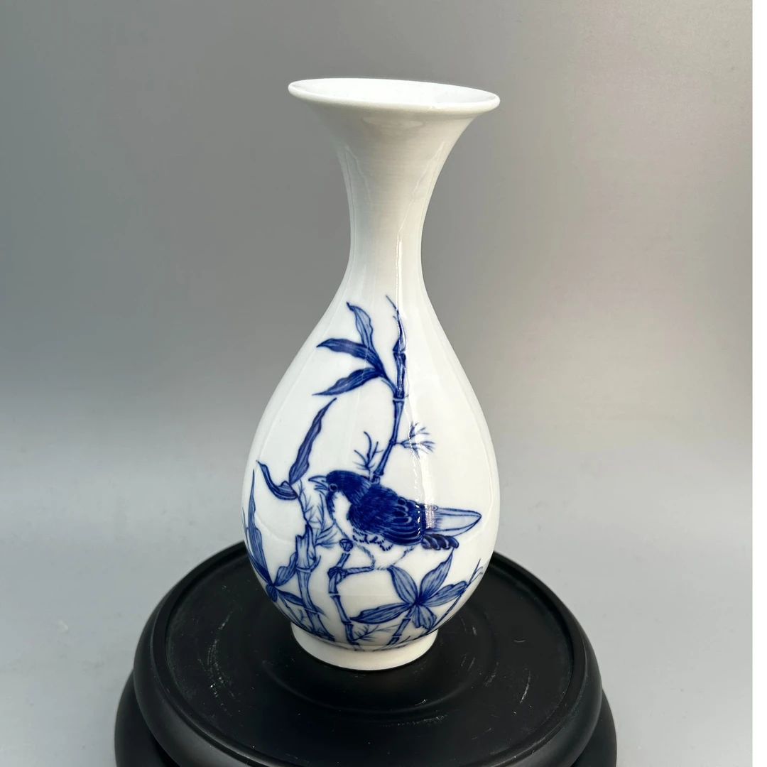 景德镇官方甄选  十大瓷厂博物馆 翠鸟（朝左竹子）青花玉壶春