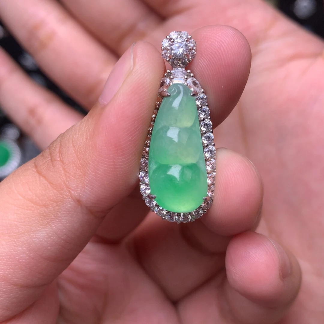 吊坠(赠链)银S925镶嵌翡翠