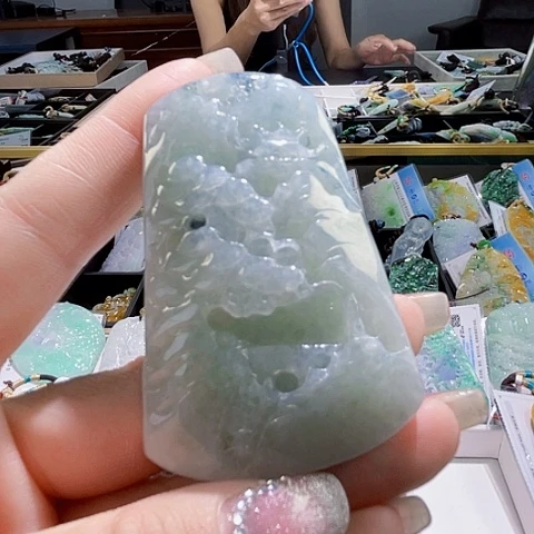 颈饰未镶嵌翡翠一个