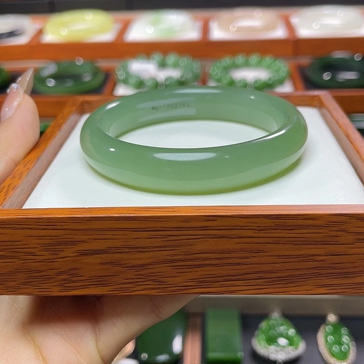 和田玉手镯53.6 未镶嵌