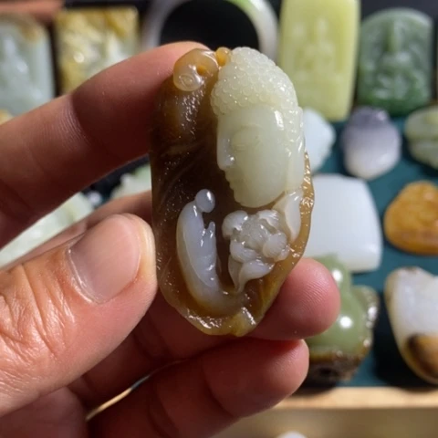 和田玉未镶嵌颈饰