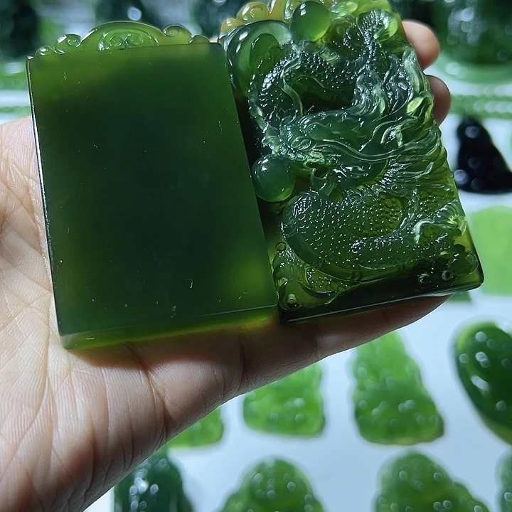 用***9蛇纹石玉合金颈饰