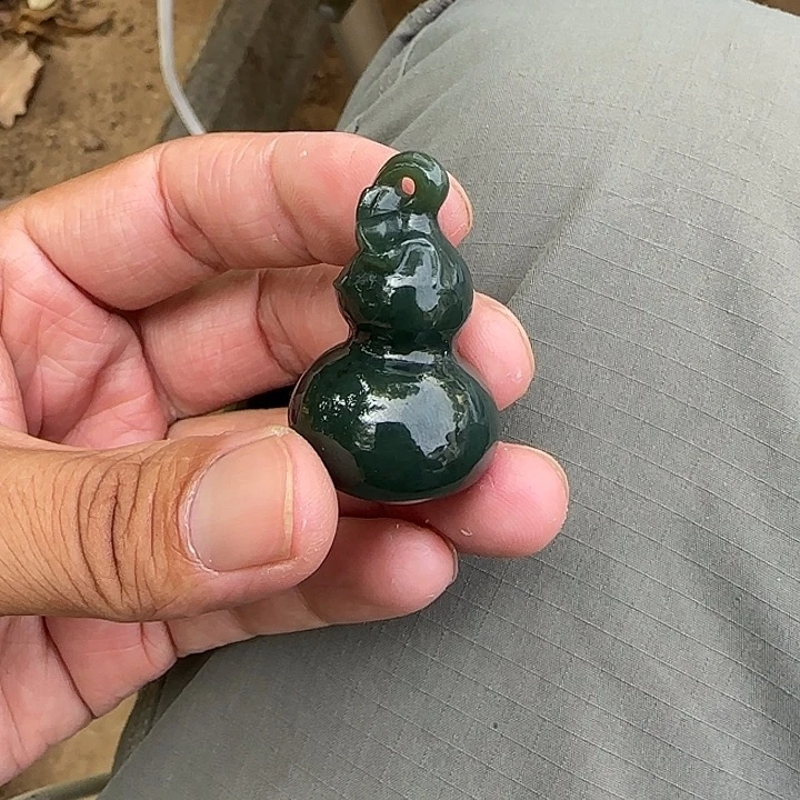 和田玉未镶嵌颈饰新疆且末蓝