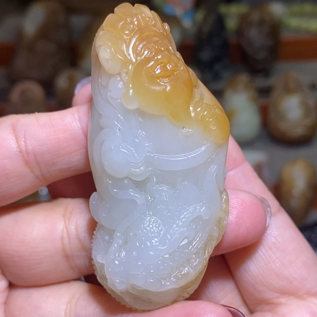 颈饰未镶嵌和田玉（糖玉）