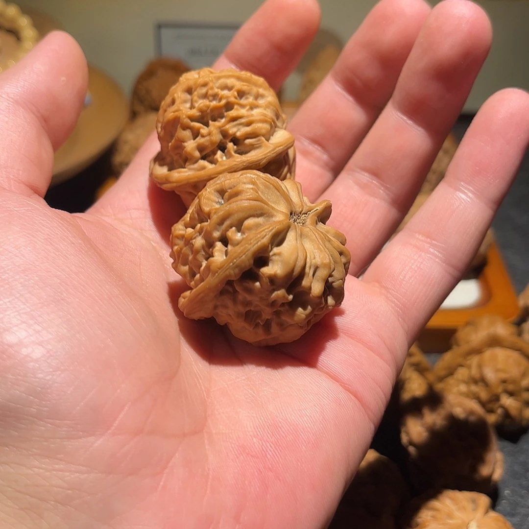 D***E文玩核桃吊坠40天地