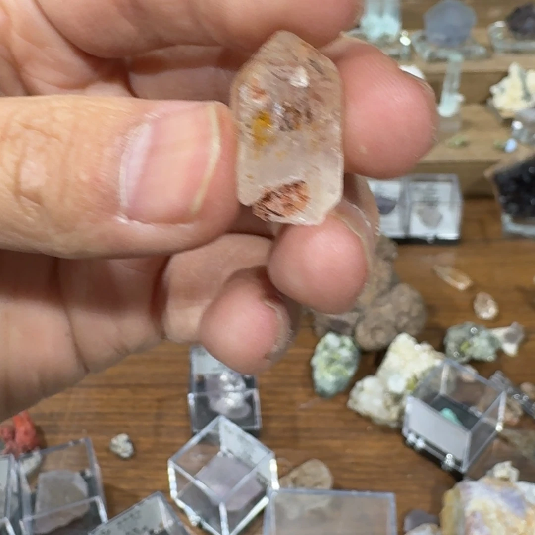 纸****天月下珠宝严选矿物