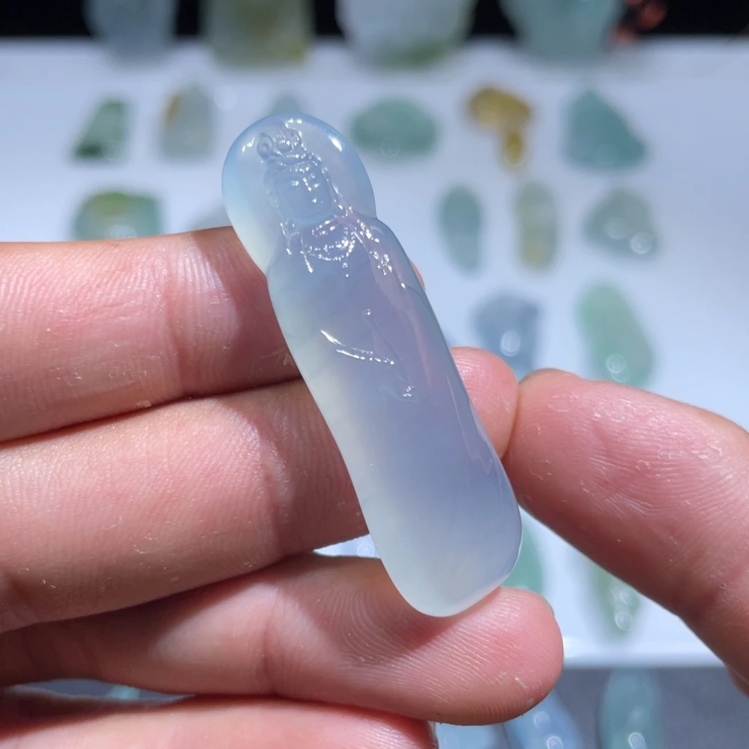 颈饰未镶嵌翡翠观音