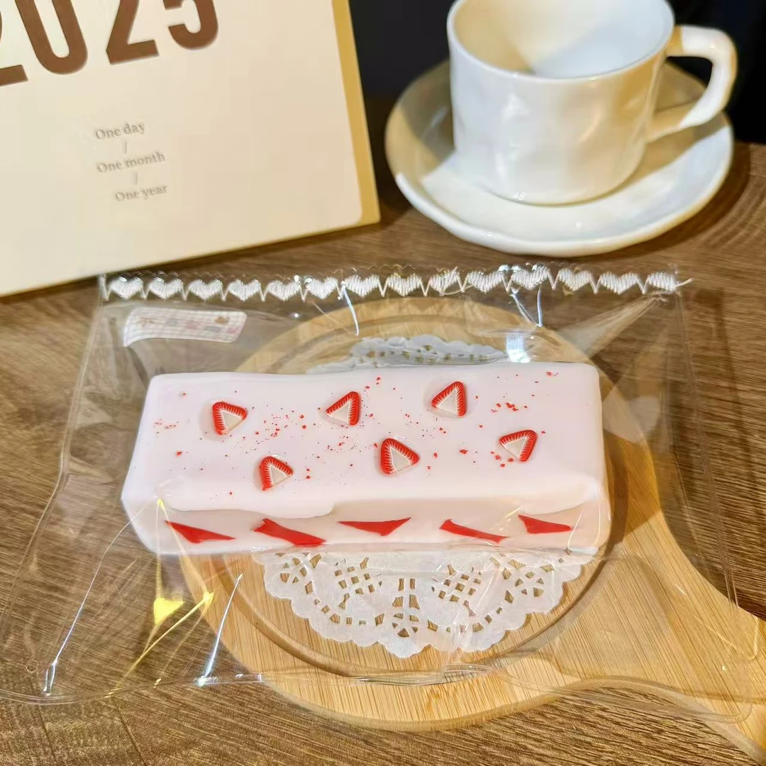 【奶糖泥】草莓干噎酸奶块 纯手工硅胶捏捏乐解压玩具