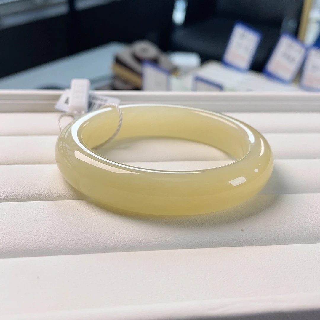 和田玉未镶嵌手镯冰糖黄口 冰透老料 显白神器