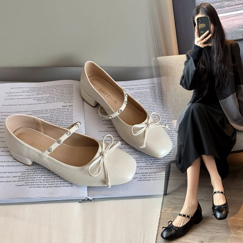 张大脚轻奢风一字带玛丽珍鞋粗跟单鞋蝴蝶结加肥加宽大码女鞋