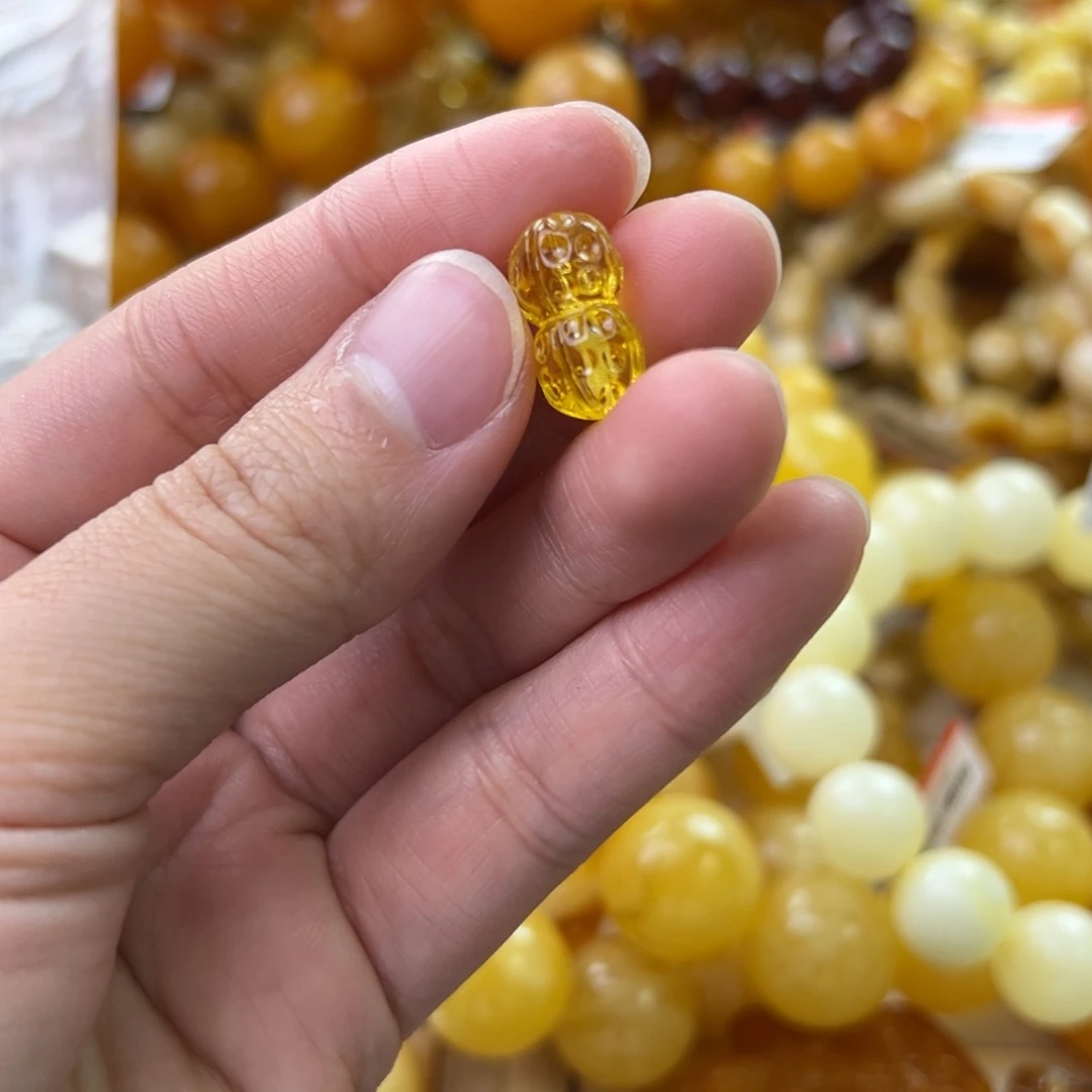 琥珀珠宝奇石未镶嵌